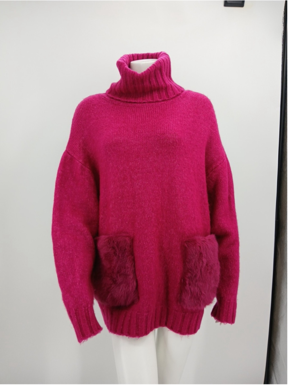 ZARA Fuchsia Alpaca Blend Sweater Faux Fur Pockets Turtle Neck Size S Oversized
